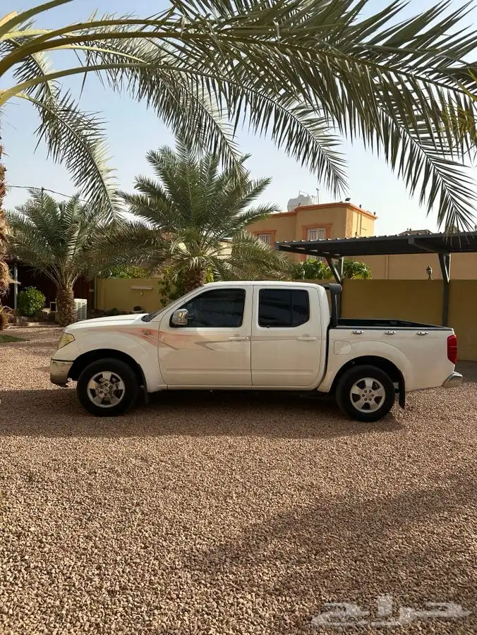 نيسان نافافرا 2010 3