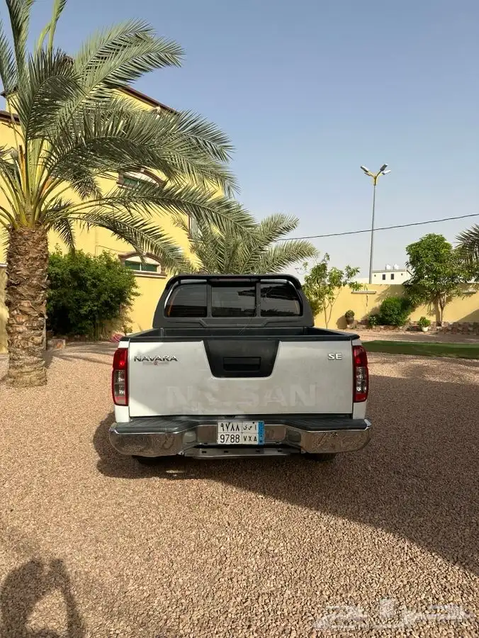 نيسان نافافرا 2010 4