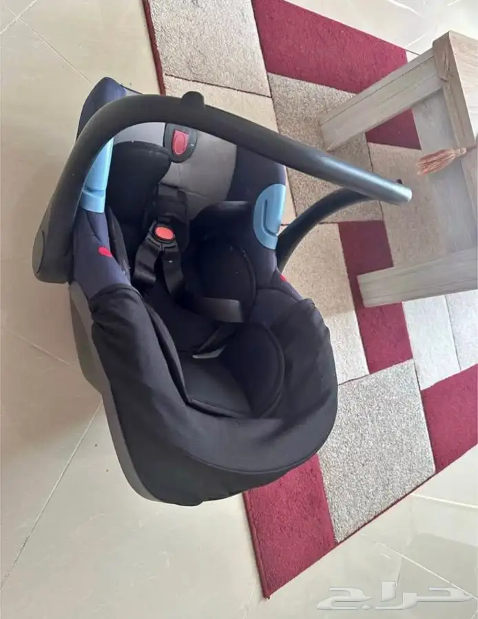 كرسي سيارة أطفال Bebi نظيف وآمن 2