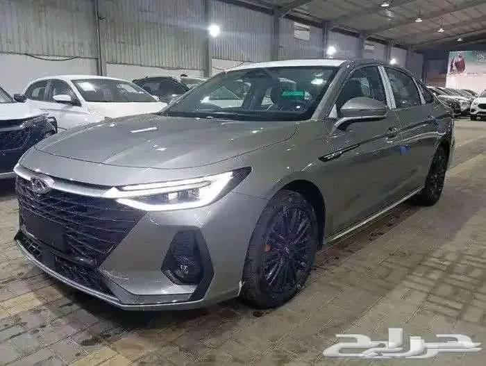 شيري اريزو 8 نص فل موديل 2025 بأقل الأسعار 1