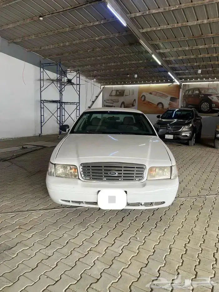للبيع فورد بوليسي 2003 1