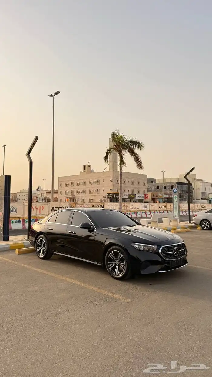 مرسيدس E200 2025 جديده شبه اصفار 1