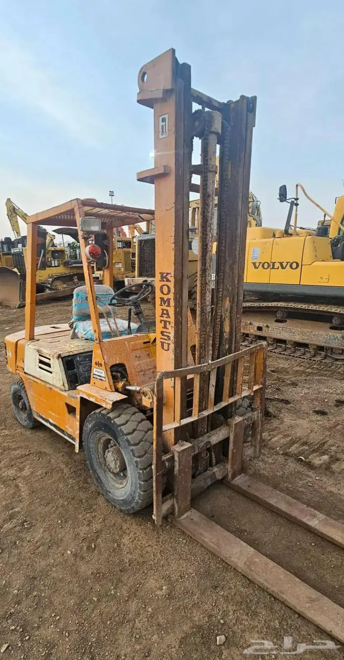 رافعة شوكية fork lift كوماتسو ياباني 0