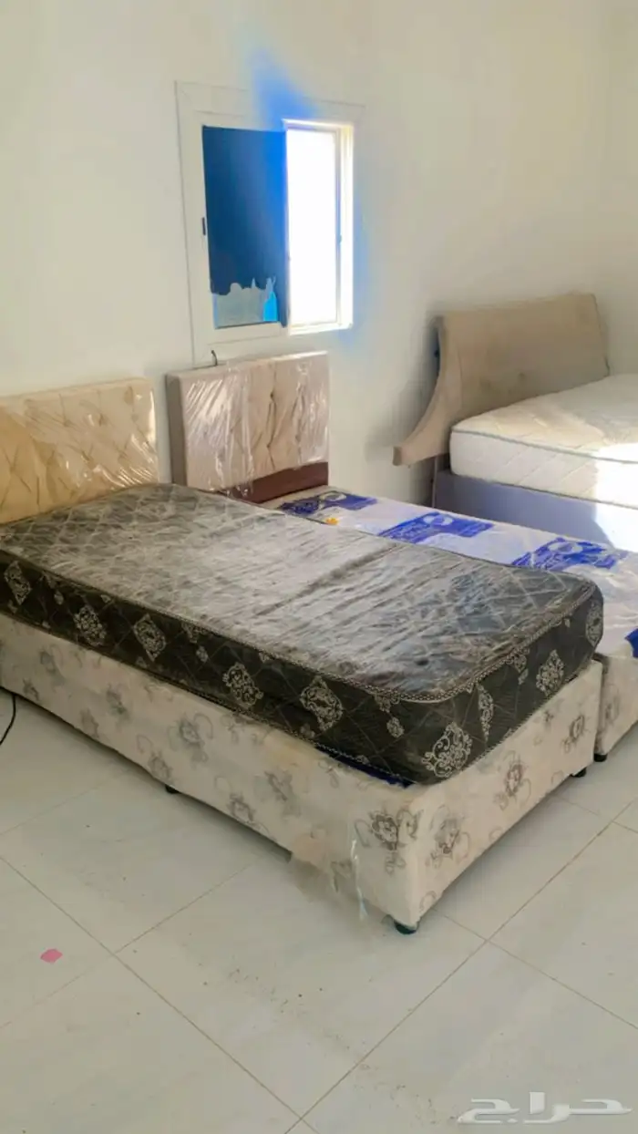 سراير 2صغيره واحد كبير مع الراتب 0