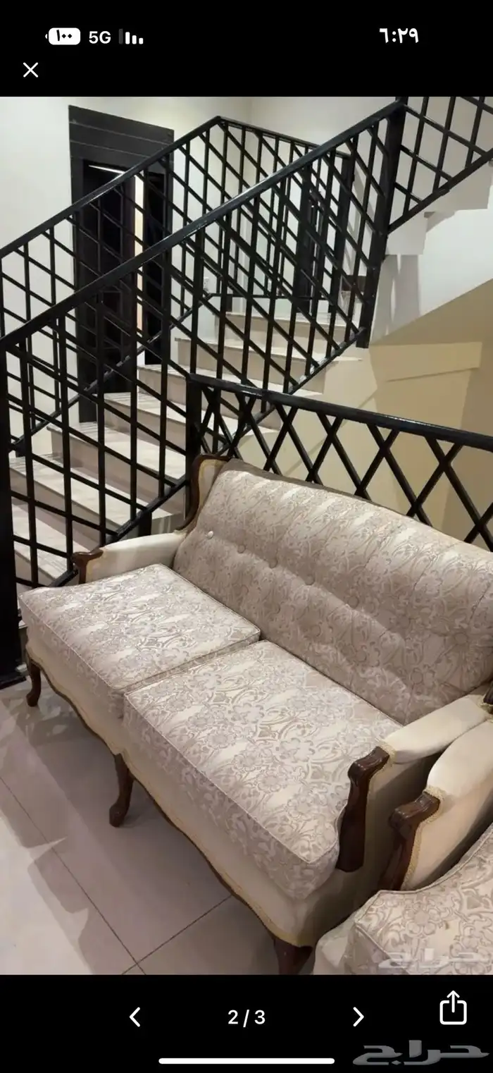 كراسي وطقم كنب للبيع مع طاولات 2