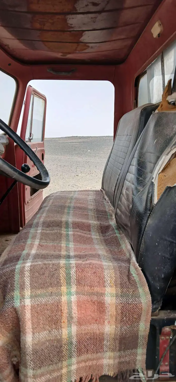 تويوتا وايت مديل 81 احمر للبيع 0