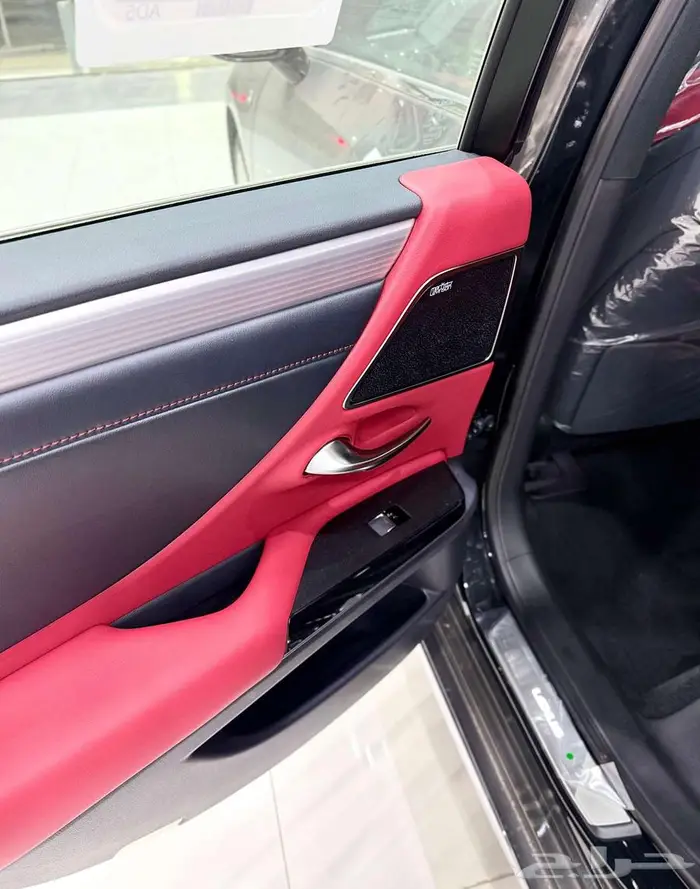 لكزس ES 350 FF فل كامل سعودي 2025 اسود داخل احمر 11