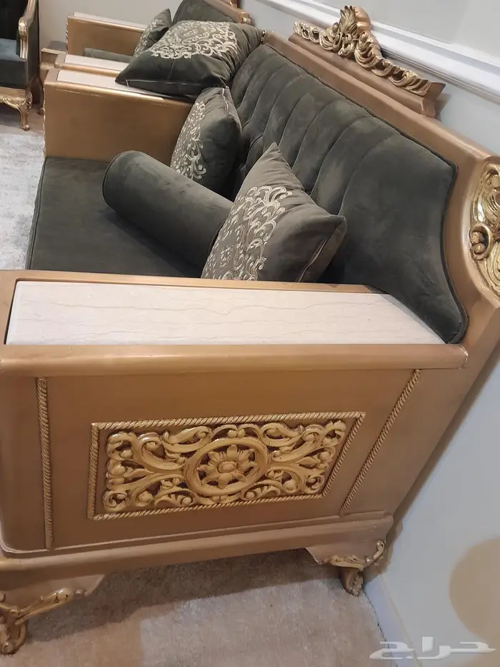 كنب مجلس فاخر للبيع 3