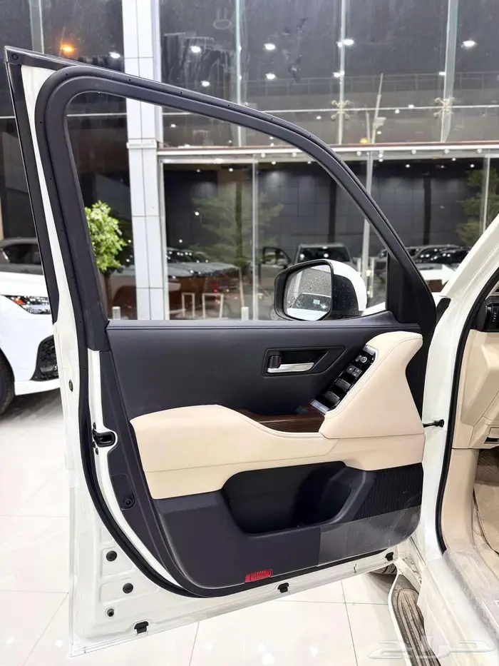 تويوتا لاندكروزر GXR L4 بنزين سعودي 2025 اقل سعر كاش وبنوك 4