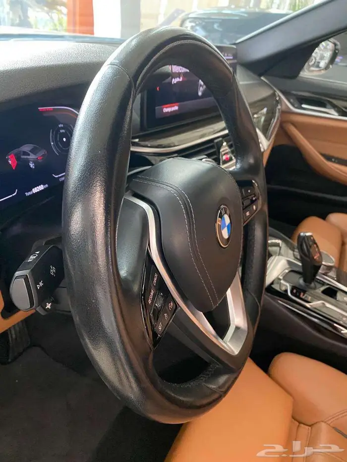 بي ام دابليو 520i 2023 4