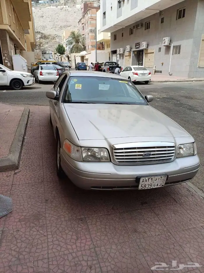 (عرض حصري أو أعلى سوم) فورد كراون فيكتوريا - أمريكي 5
