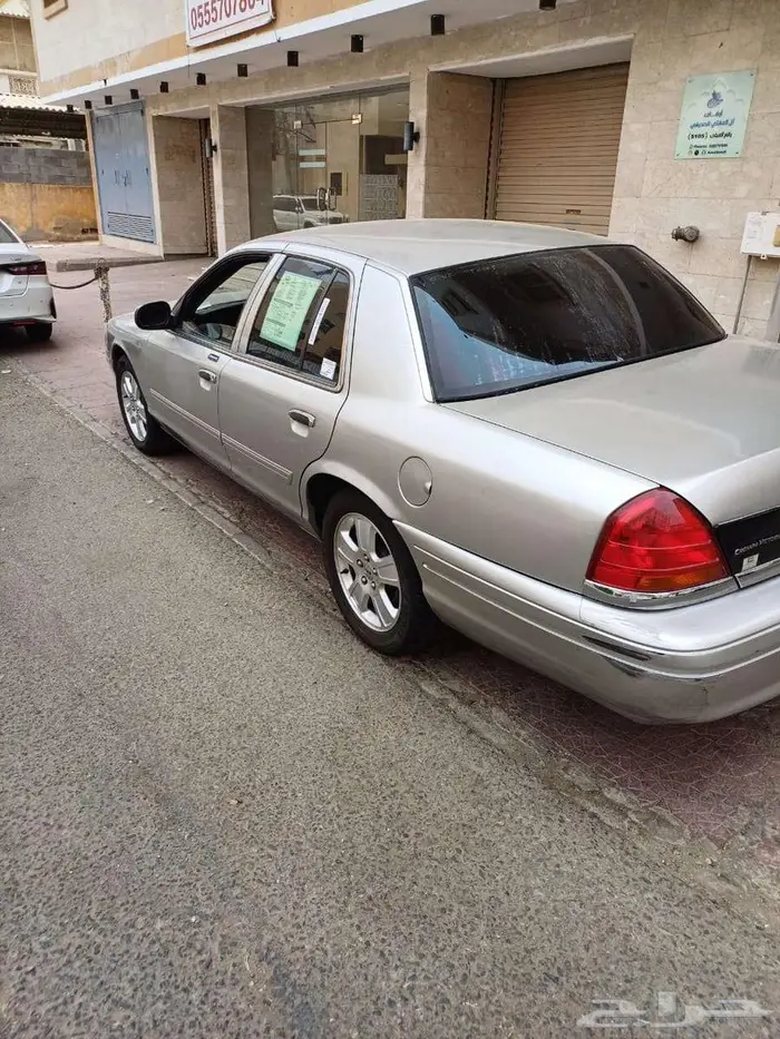 (عرض حصري أو أعلى سوم) فورد كراون فيكتوريا - أمريكي 0