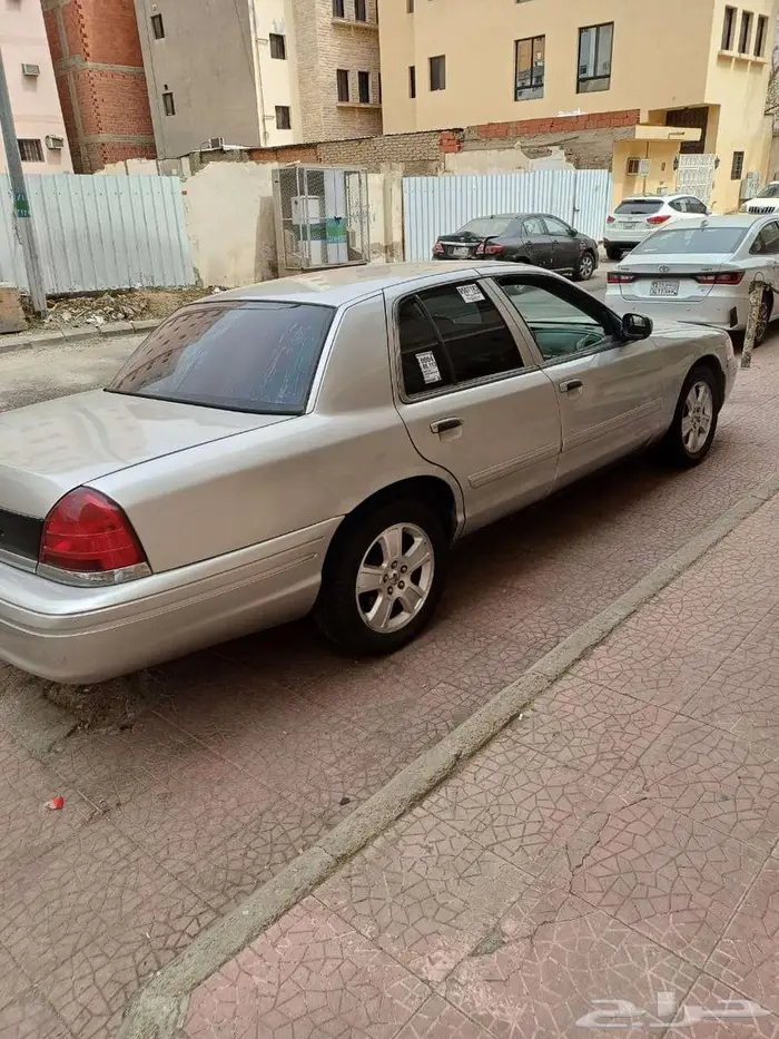 (عرض حصري أو أعلى سوم) فورد كراون فيكتوريا - أمريكي 3