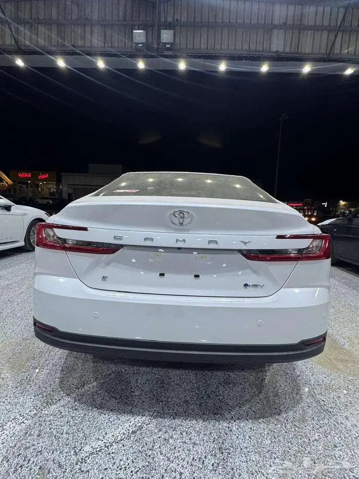 تويوتا كامرى استندر E هايبرد 2500 cc موديل 2025 3