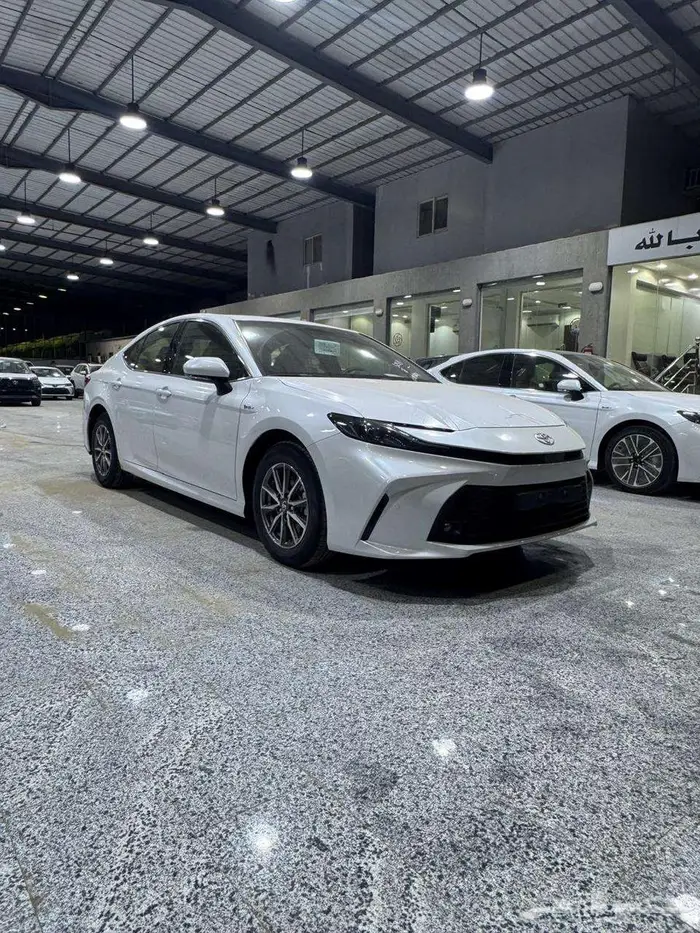 تويوتا كامرى استندر E هايبرد 2500 cc موديل 2025 0