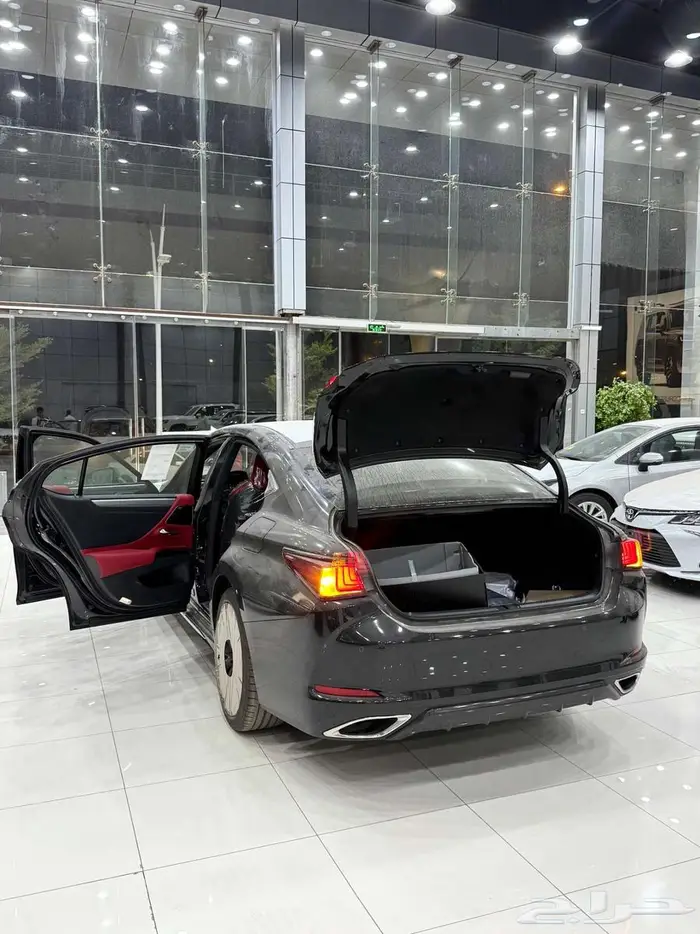 لكزس ES 350 FF فل كامل سعودي 2025 اسود داخل احمر 21