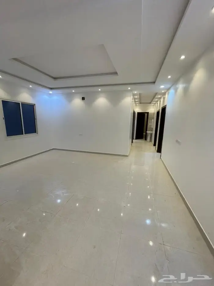 للإيجار دور أرضي شبه جديد 3