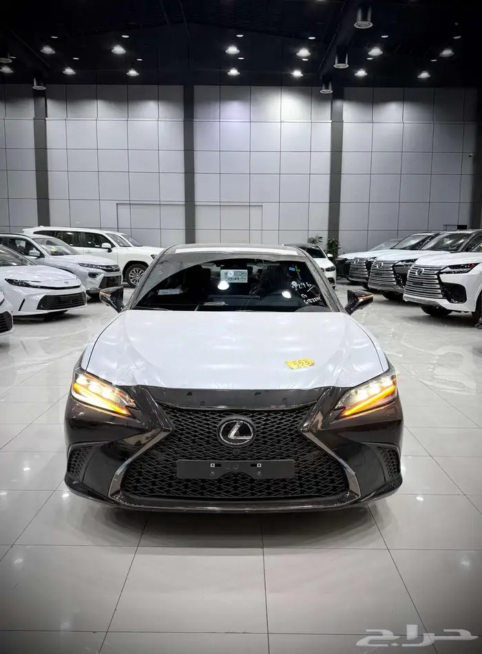 لكزس ES 350 FF فل كامل سعودي 2025 اسود داخل احمر 0