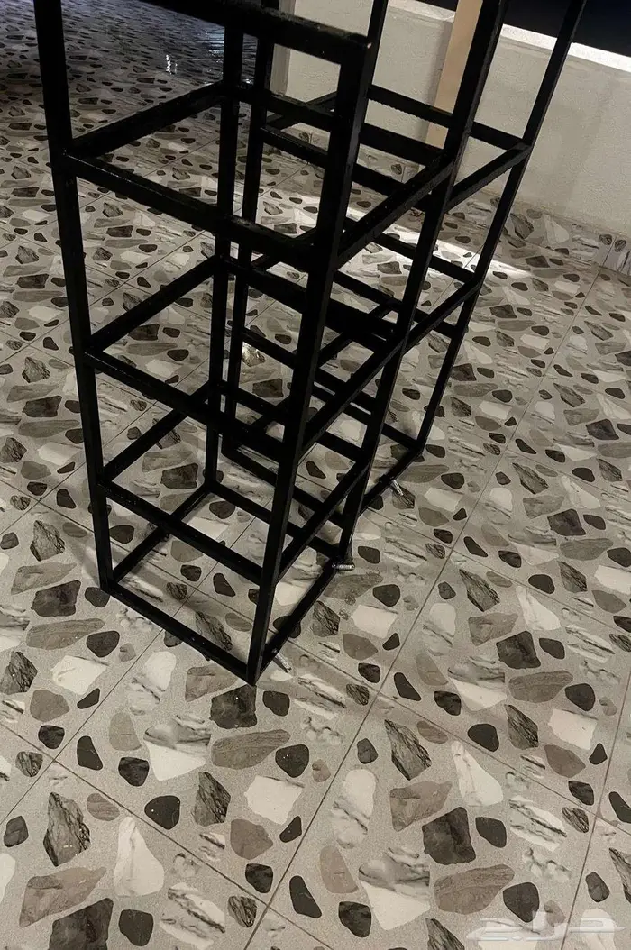 للبيع ارفف حديد مستخدمه 2