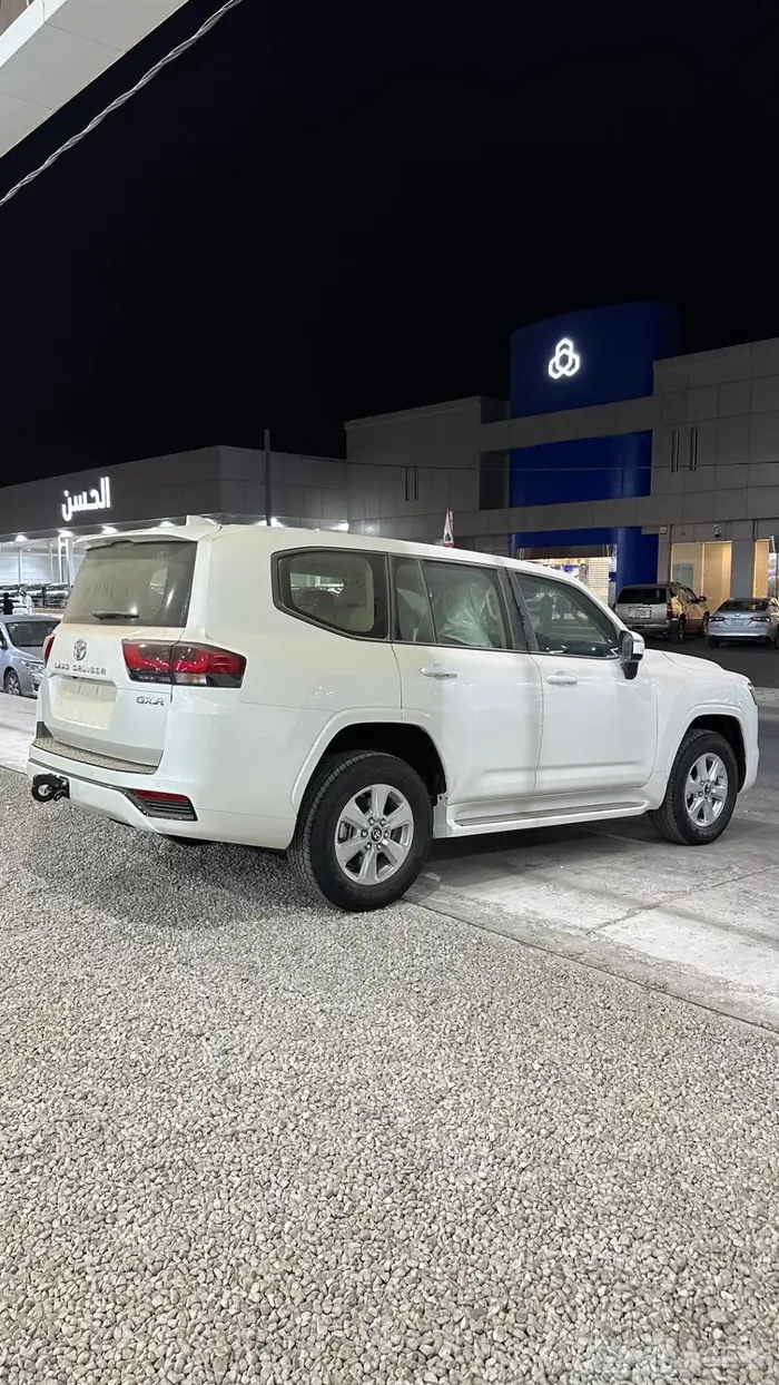 جي اكس ار ( L1 ) بنزين ( اسود -ابيض ) 2025 12
