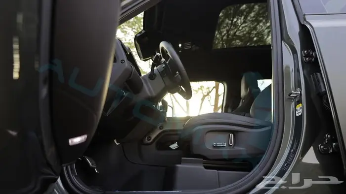 2025 لاند روفر 110 اوكتا 4.4TT V8 EDITION ONE خليجي اصفار 8
