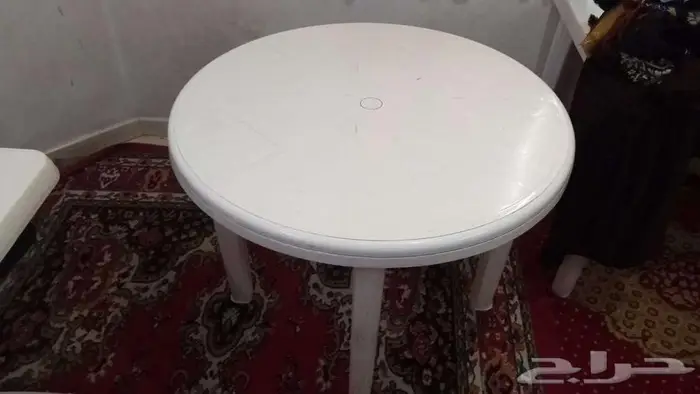طاولات وكراسي للبيع 2