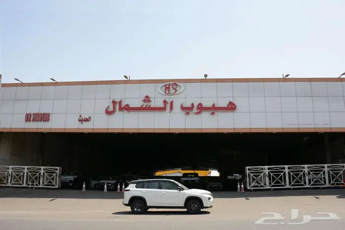 تويوتا اوربان 2025 GLX فل كامل بالنقد او التقسيط 3