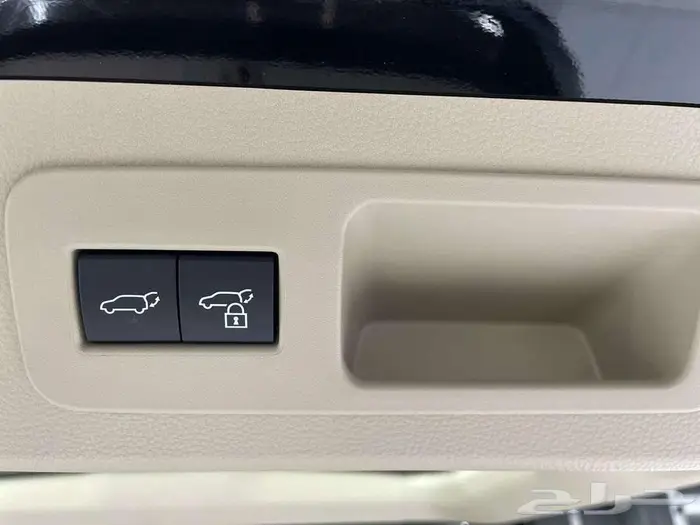 جي اكس ار L4 بريمي بنزين 2025 اللون ابيض واسود 22