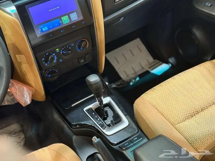 فورتشنر GX2 بنزين 2025 أداء قوي ومرونة على جميع الطرقات 13