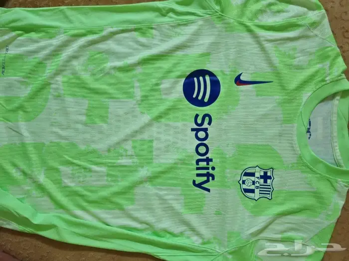 تيشيريت برشلونة الاخضر 2024 فئة اللاعبين 1