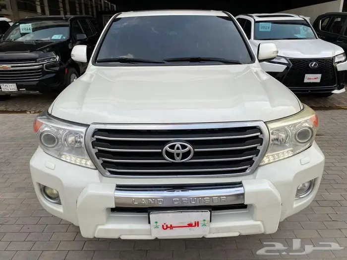 تويوتا لاندكروزر GXR موديل 2014عداد 45000الف كم 1