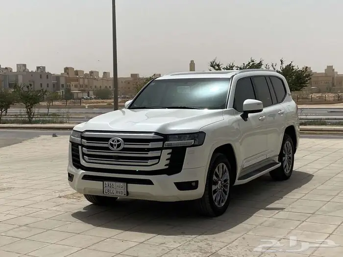 تويوتا جي اكس ار بنزين 2022 14