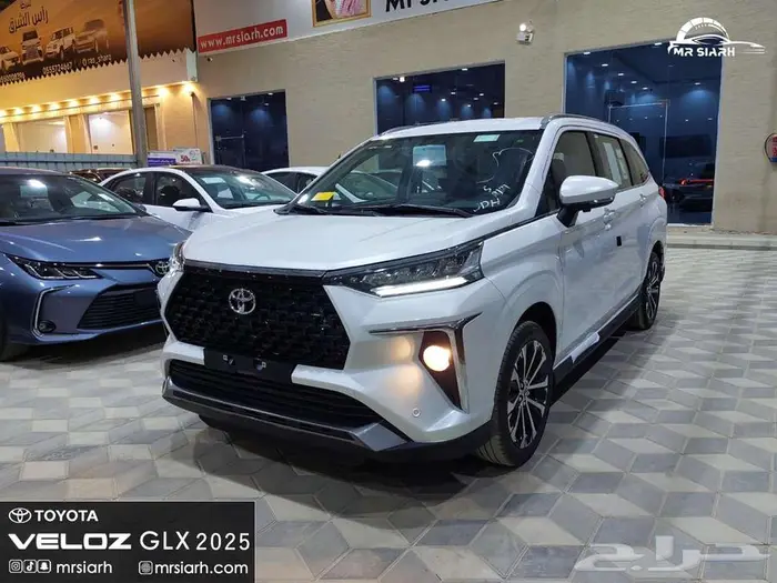 تويوتا فيلوز GLX بنزين 2025 5