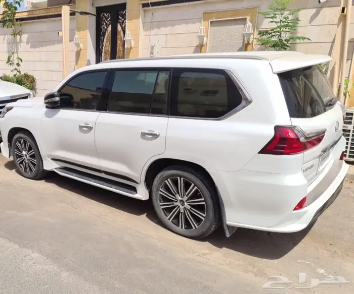 جيب لكزس محزن مديل 2017 1