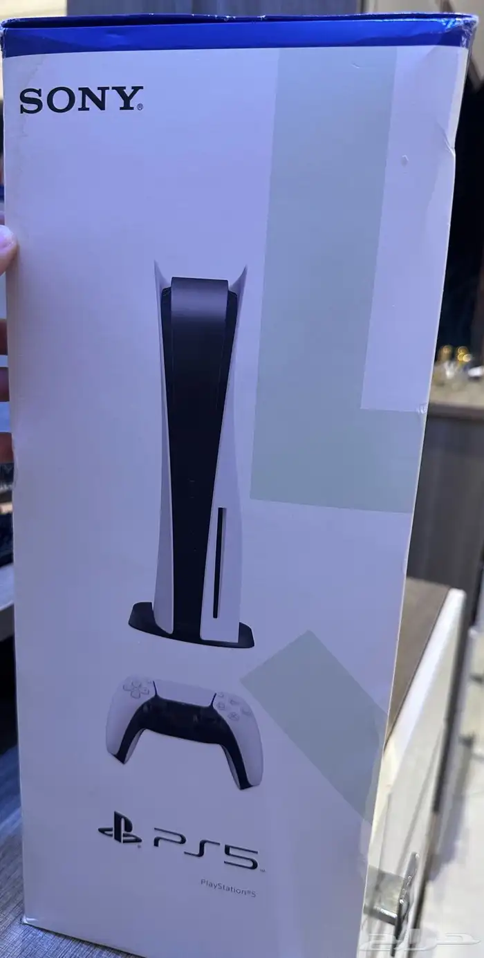 سوني 5 PlayStation اصدار اليوم الأول مع يدين تحكم 1