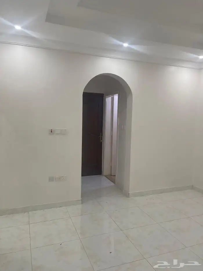 شقة للايجار حي الريان 5