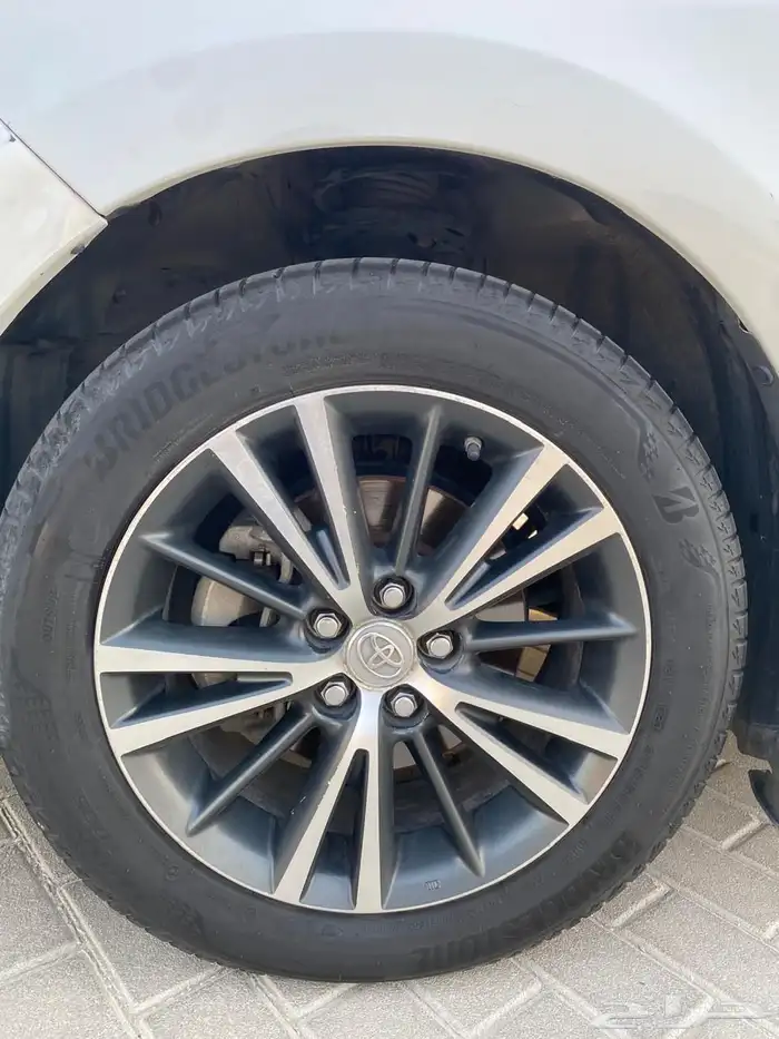 للبيع كورولا 2019 GLI 12