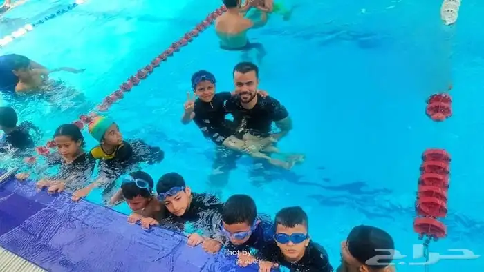 مدرب سباحة ومنقذ 12
