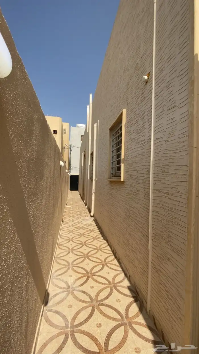 للبيع دور في حي التضامن قريب من طريق الثمانين خميس مشيط 28
