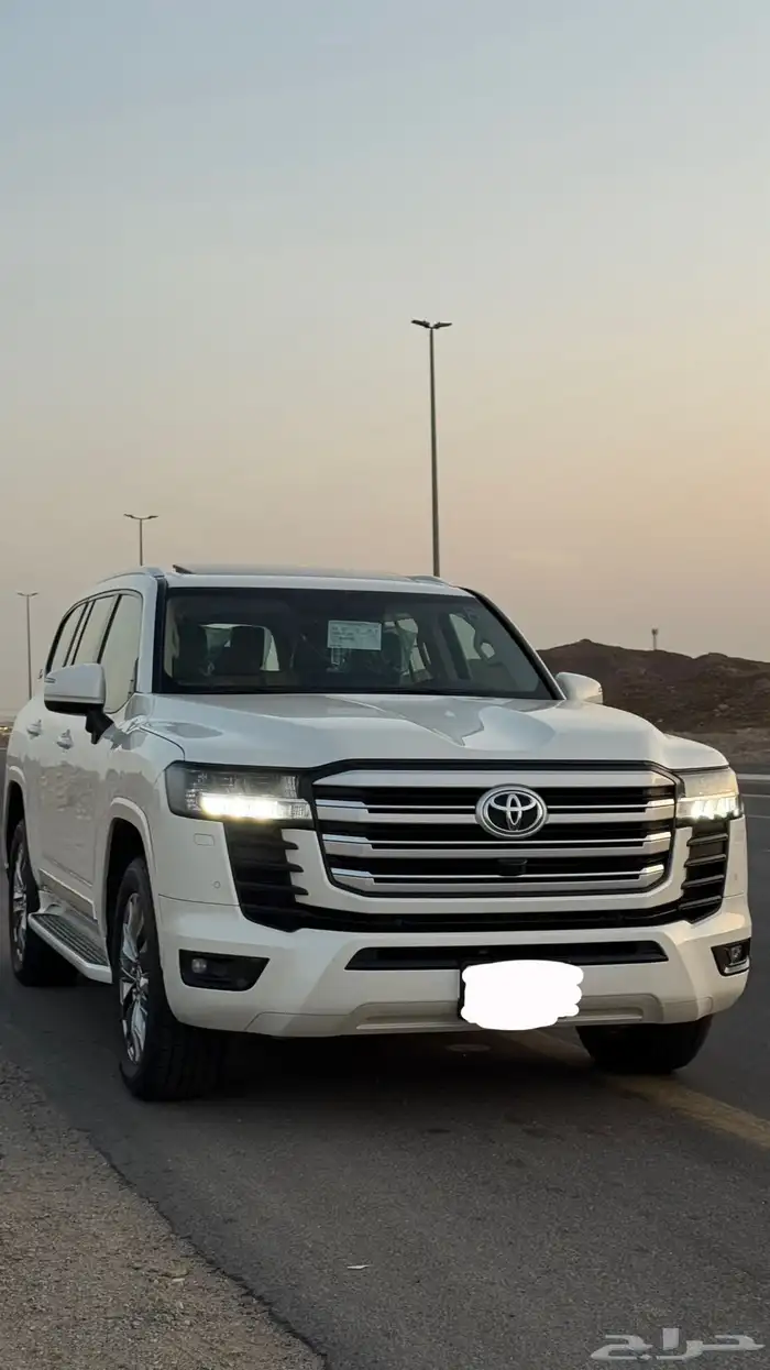 لاندكروزر 2022 GXR L3 بودي بلد 21