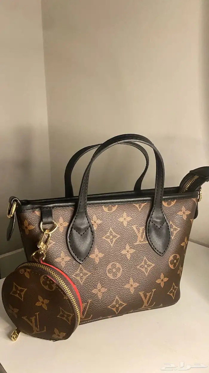 شنطه LV تقليد مع محفظه 0