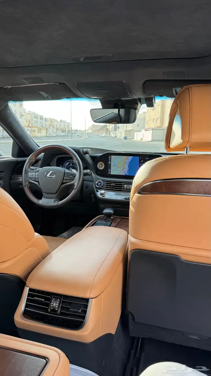 لكزس LS500 2021 26