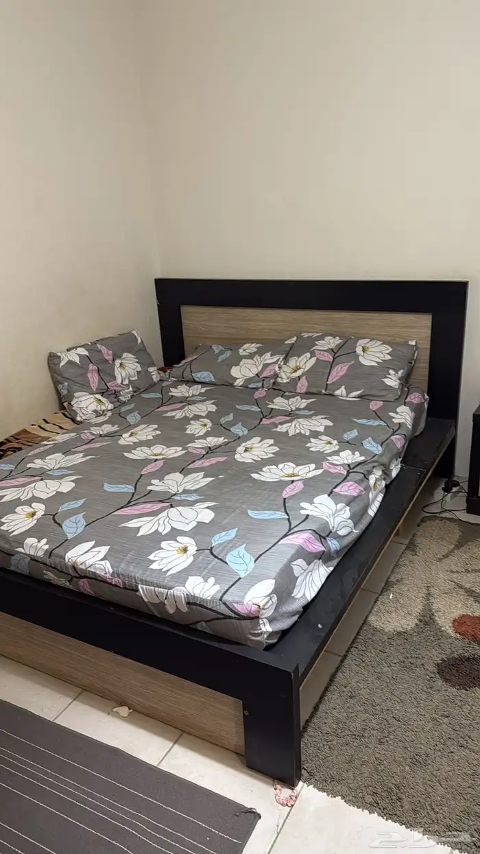 طقم كنب مع طاولات وطقم انتريه مع ستاره و غرفه نوم 10