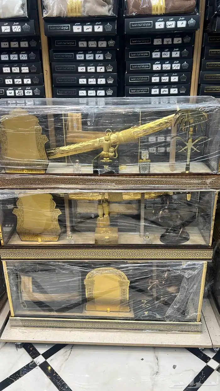 مشالح ملكية هدايا اكرلك صناديق سيوف فاخرة 24