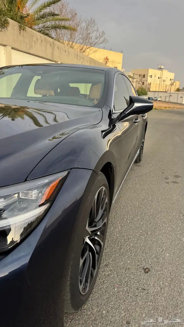 لكزس LS500 2021 8