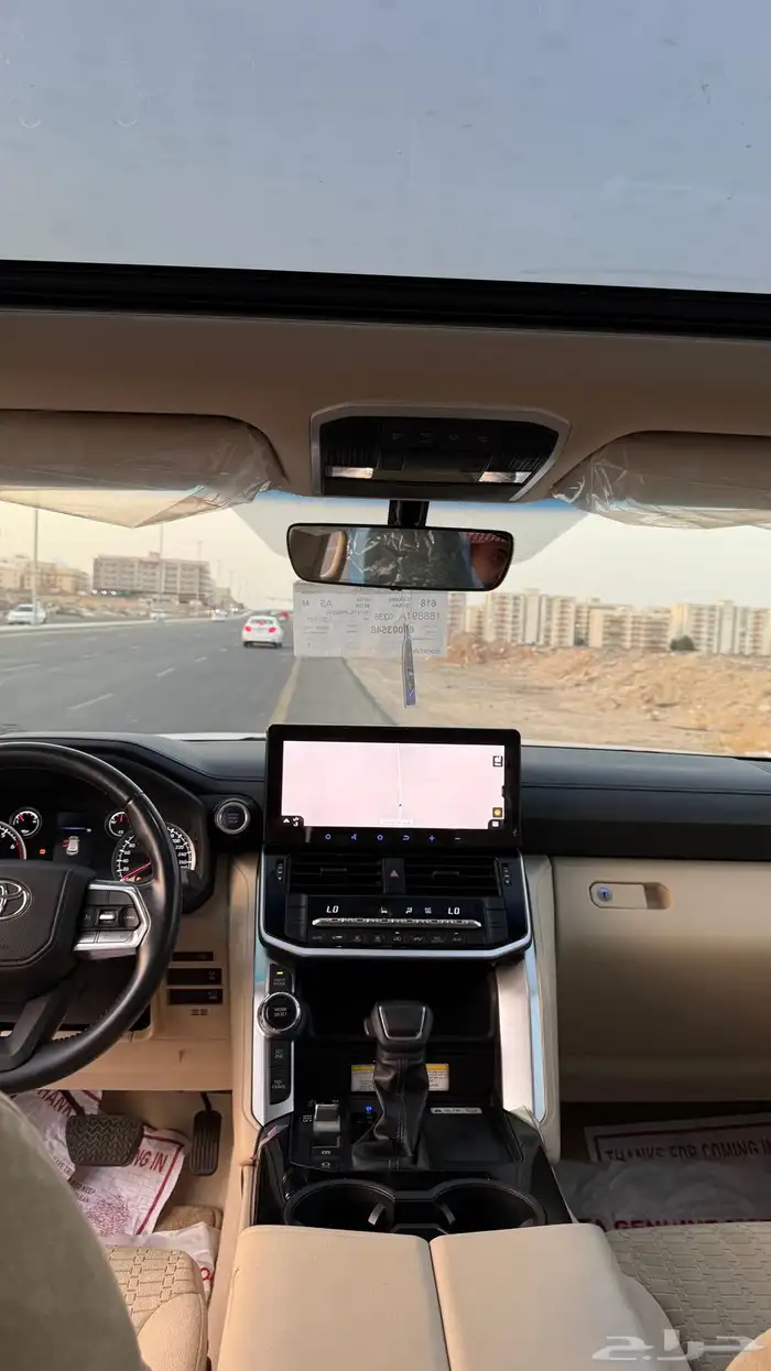 لاندكروزر 2022 GXR L3 بودي بلد 28
