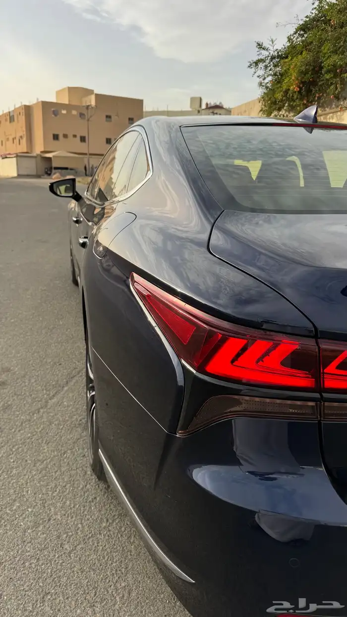 لكزس LS500 2021 5