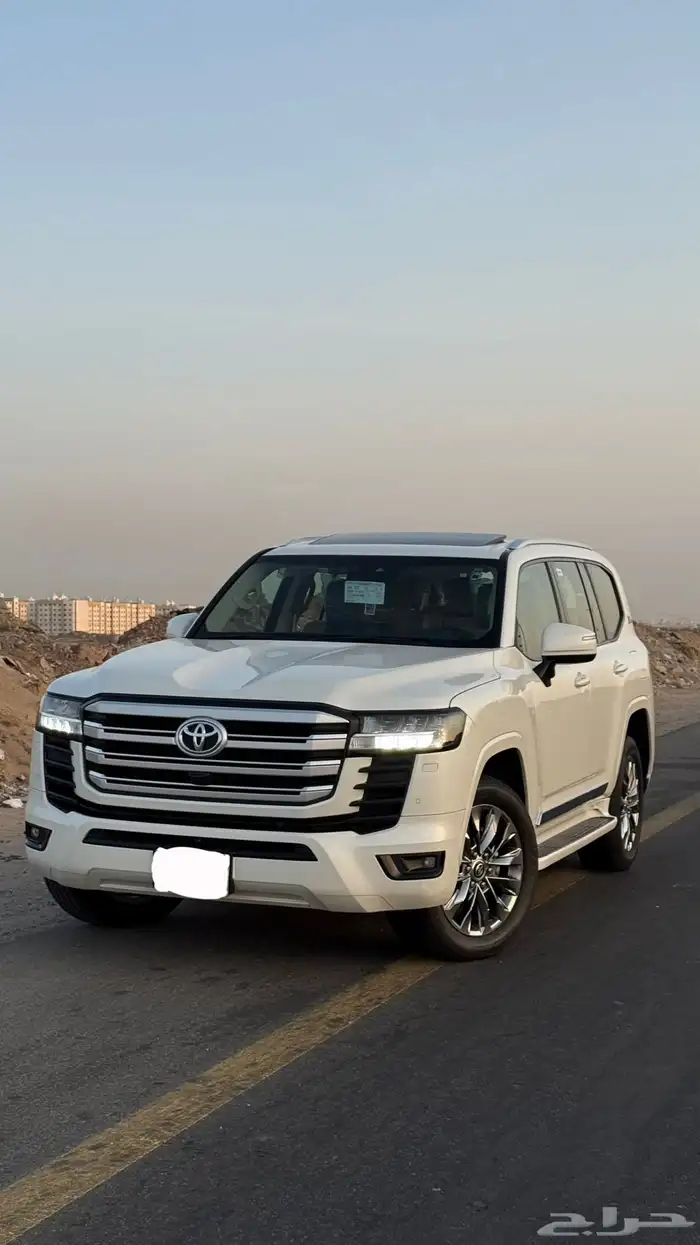 لاندكروزر 2022 GXR L3 بودي بلد 0