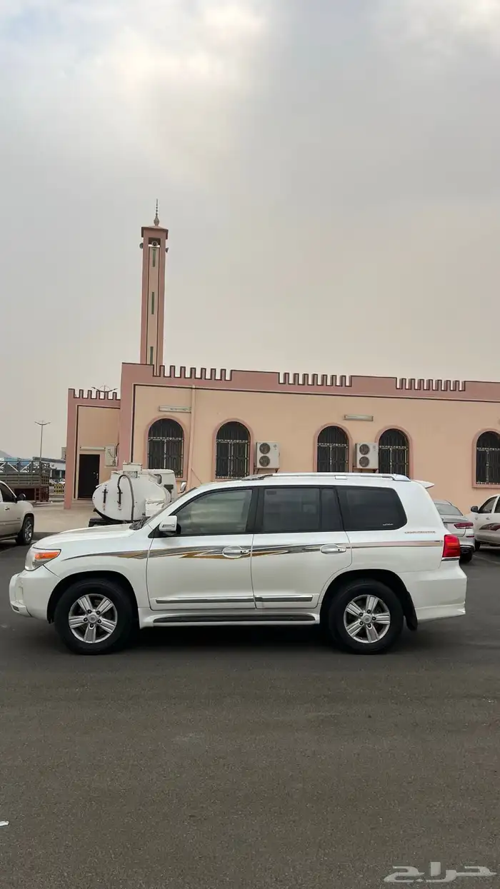 لاندكروزر 7