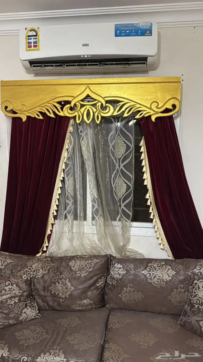 طقم كنب مع طاولات وطقم انتريه مع ستاره و غرفه نوم 7